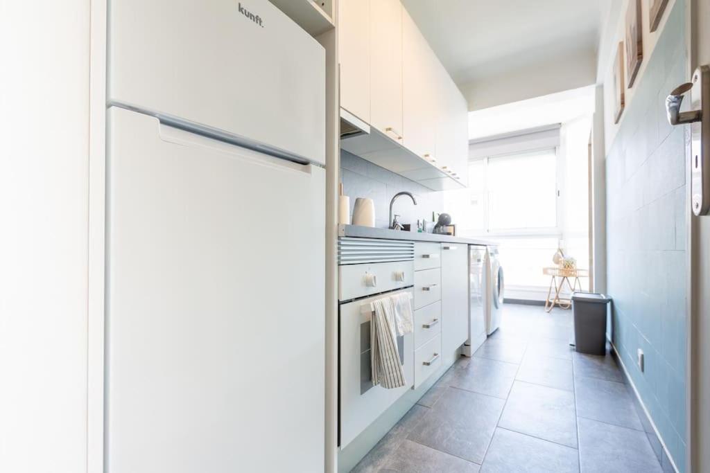 Apartment Beachome4u4 / Carcavelos *