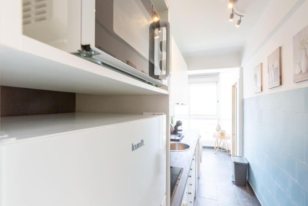 Beachome4u4 / Carcavelos Parede