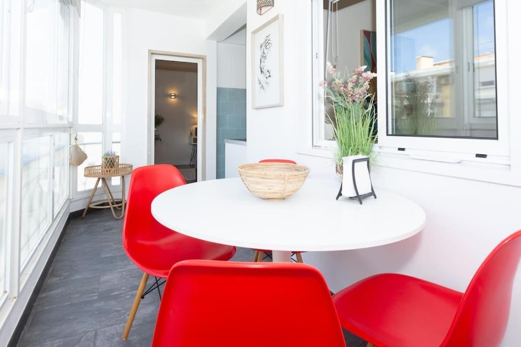 Beachome4u4 / Carcavelos * Parede