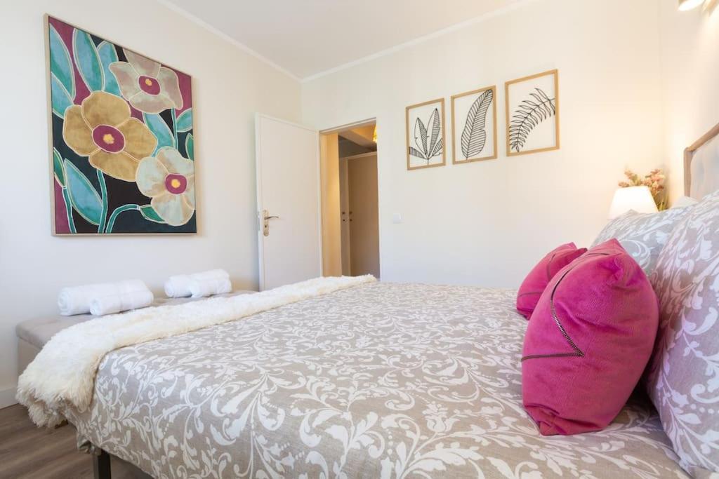 Beachome4u4 / Carcavelos Apartment Parede