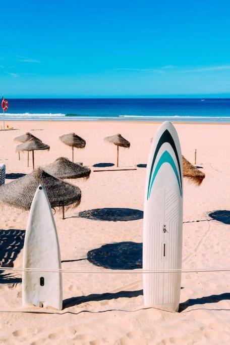 Beachome4u4 / Carcavelos Apartment *