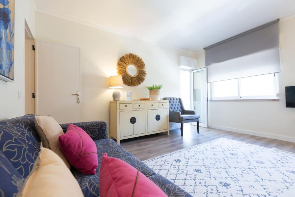Beachome4u4 / Carcavelos Apartment