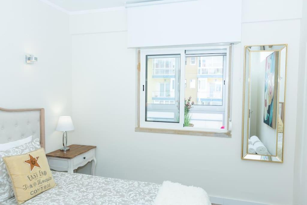 Beachome4u4 / Carcavelos Parede