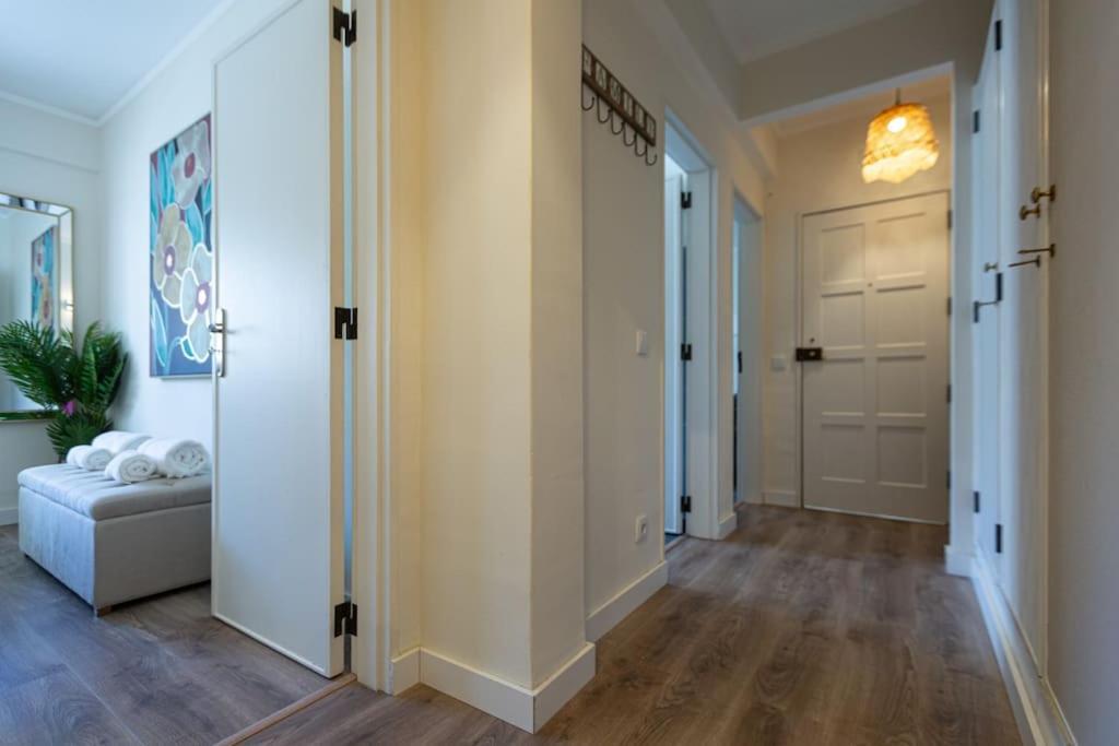 Apartment Beachome4u4 / Carcavelos